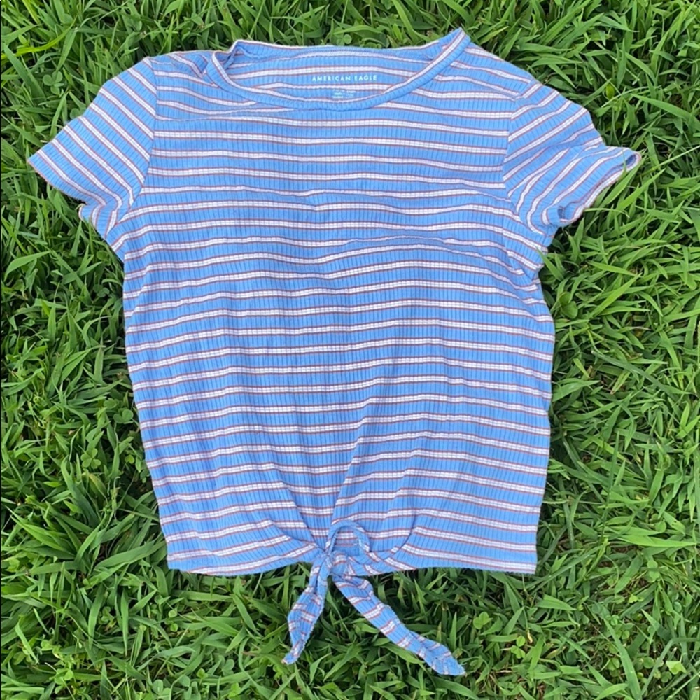 Adorable American Eagle top!!